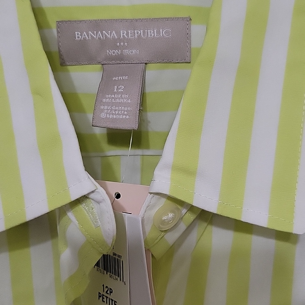 Sleeveless Button Down Shirt Petite - Picture 2 of 2